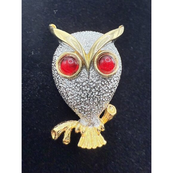 Vintage Perched Owl Brooch Pin Gold and Silver Tone Red Glass Cabochon Eyes - Picture 4 of 10